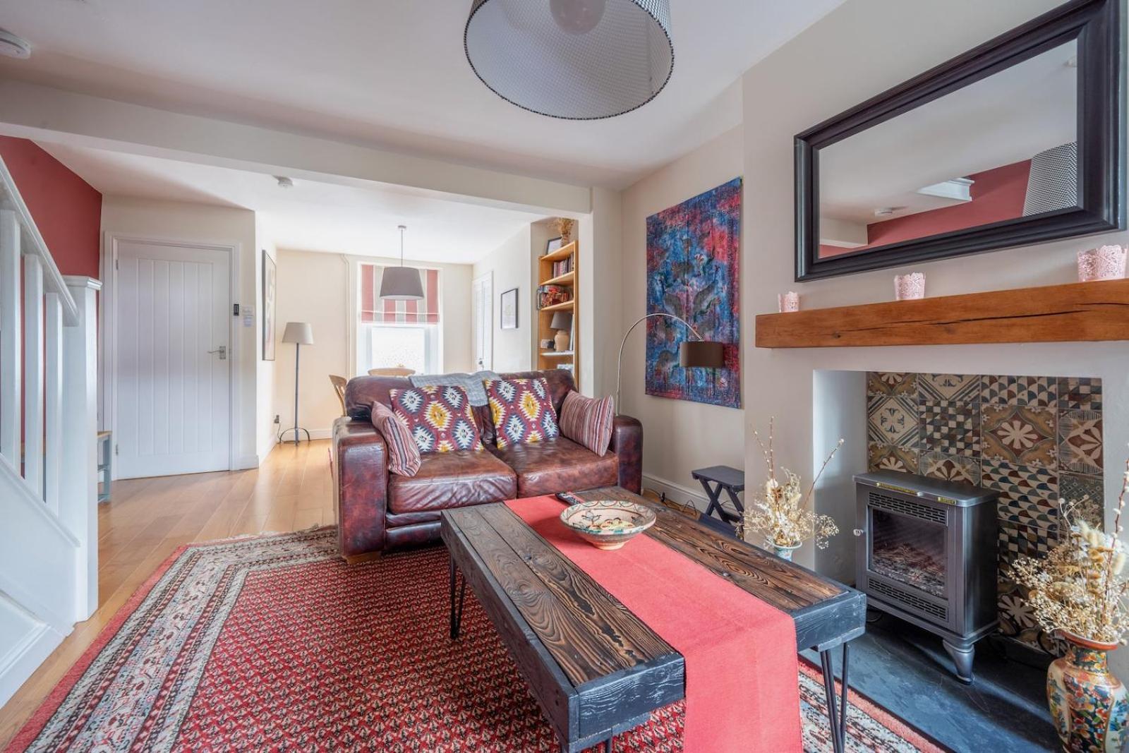 Chic 2-Bedroom Townhouse In Vibrant Abergavenny Esterno foto