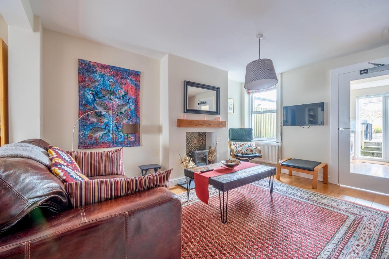 Chic 2-Bedroom Townhouse In Vibrant Abergavenny Esterno foto